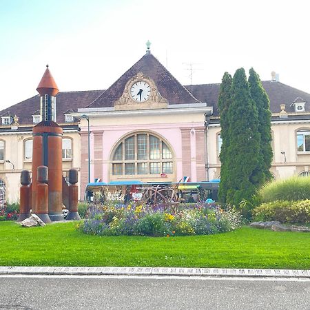 Cozy Compact Studio France แซ็ง-ลุยส์ ภายนอก รูปภาพ