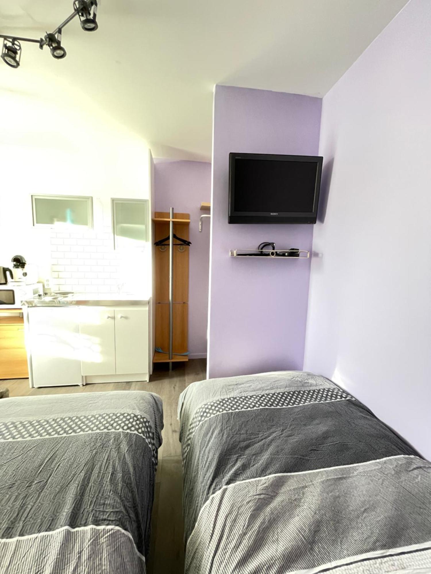 Cozy Compact Studio France แซ็ง-ลุยส์ ภายนอก รูปภาพ