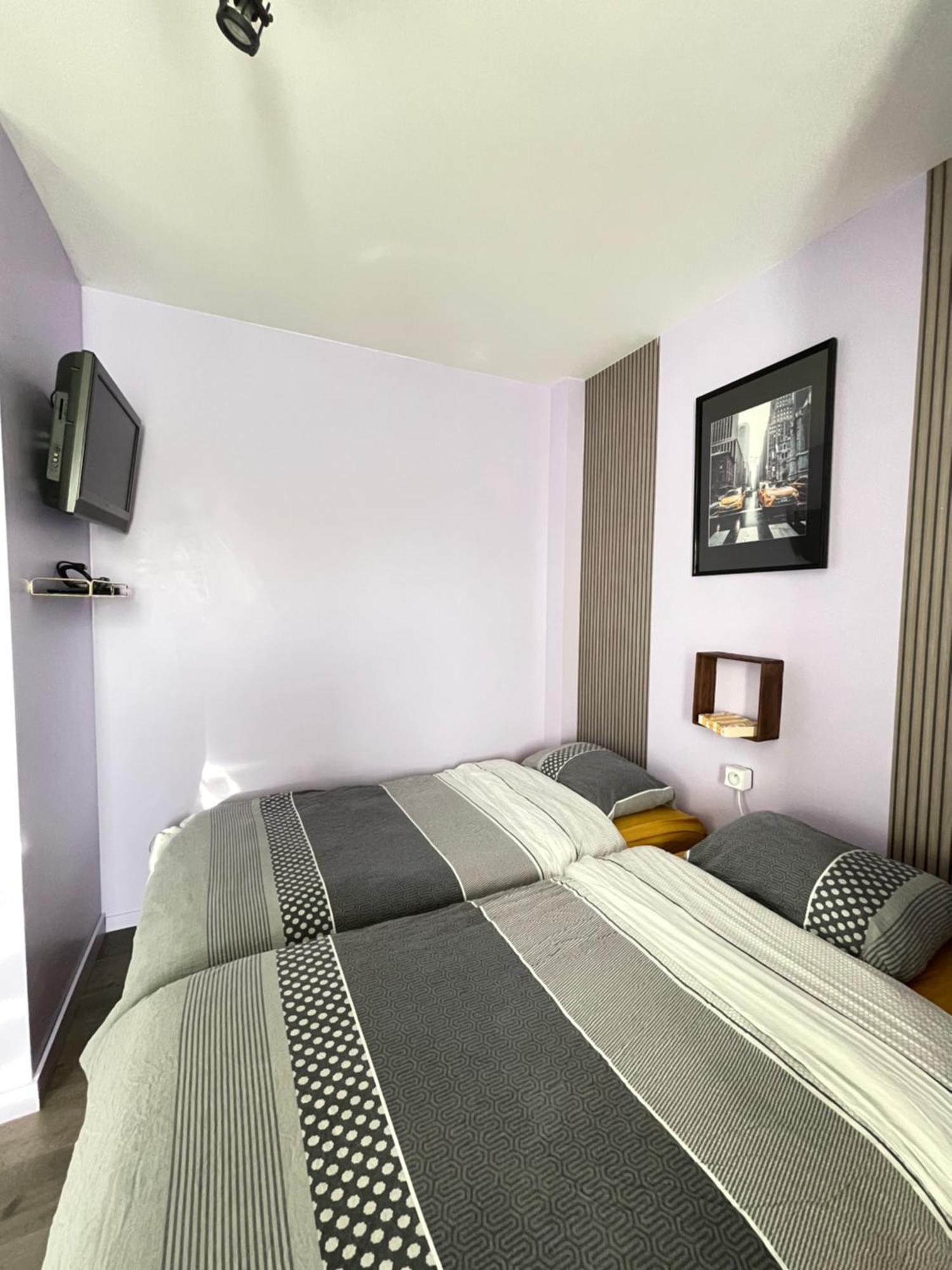Cozy Compact Studio France แซ็ง-ลุยส์ ภายนอก รูปภาพ