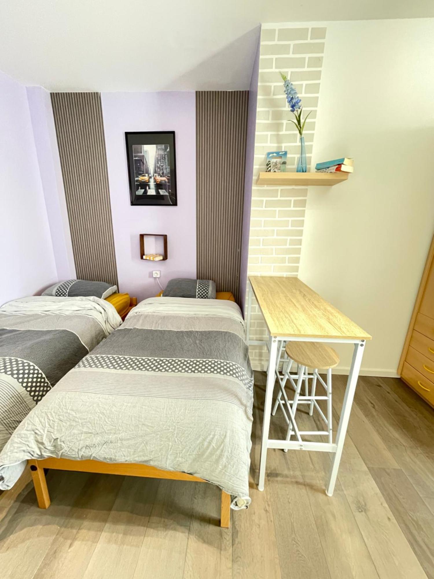 Cozy Compact Studio France แซ็ง-ลุยส์ ภายนอก รูปภาพ
