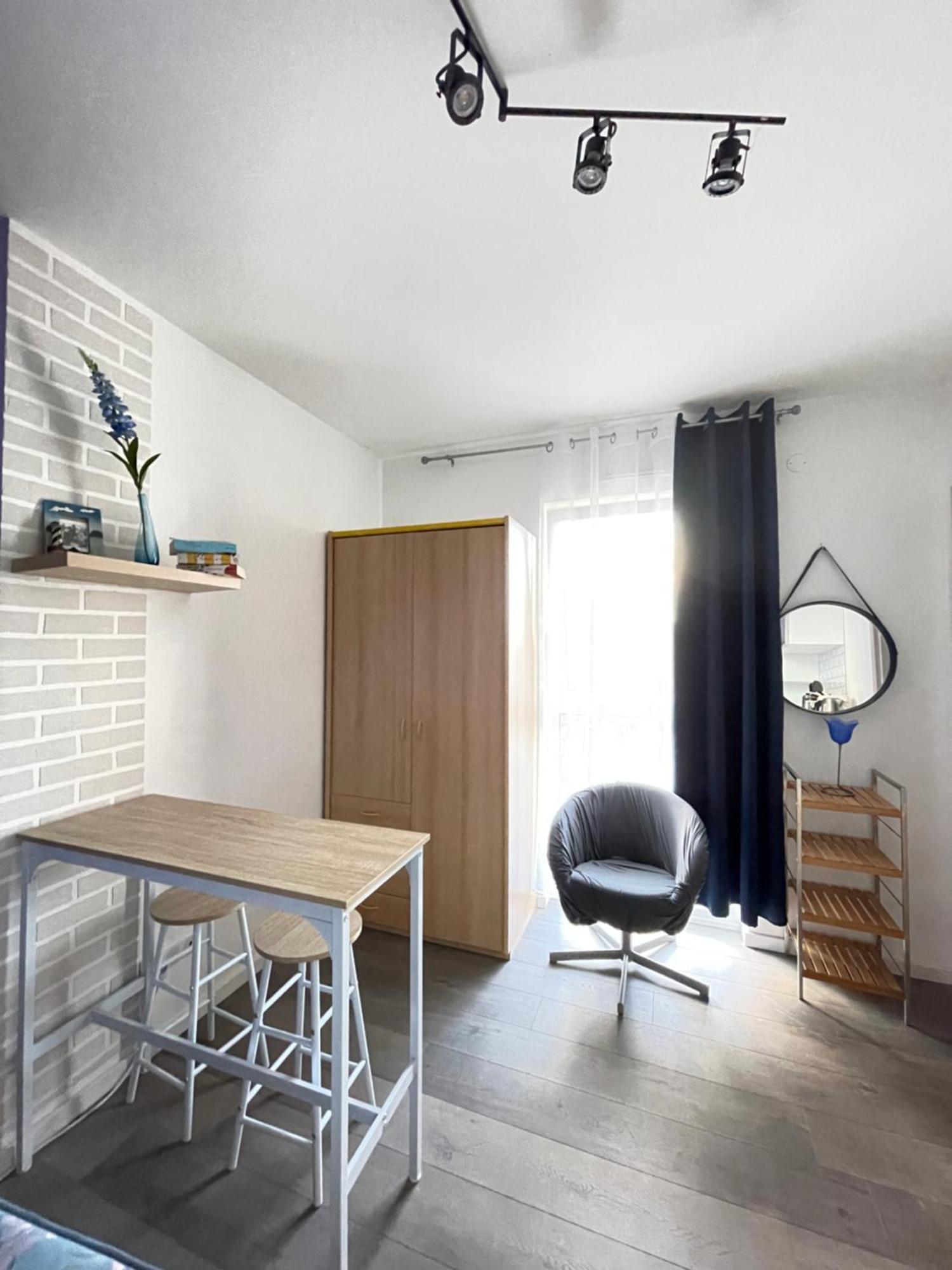 Cozy Compact Studio France แซ็ง-ลุยส์ ภายนอก รูปภาพ